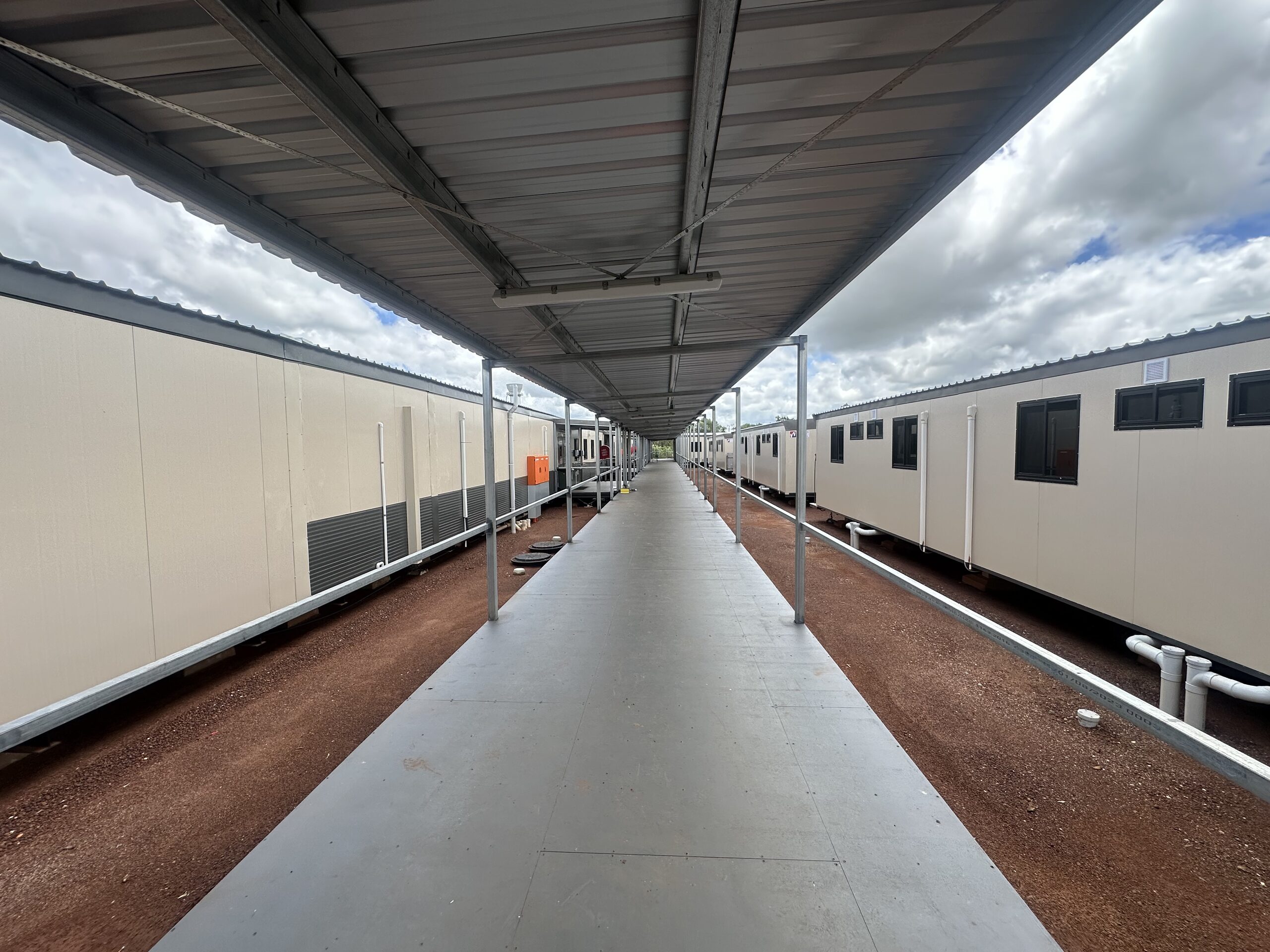Verandah and covered walkway on a modular building